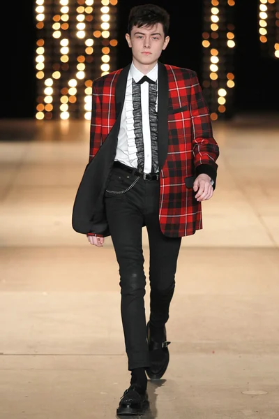 Look 40
